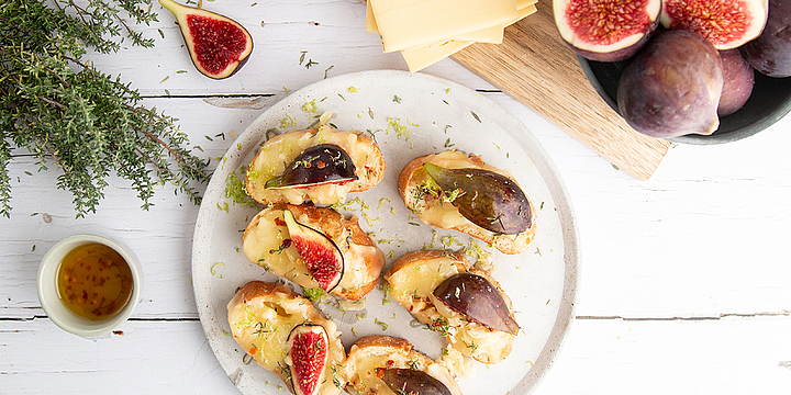 Raclette-Feigen-Crostini